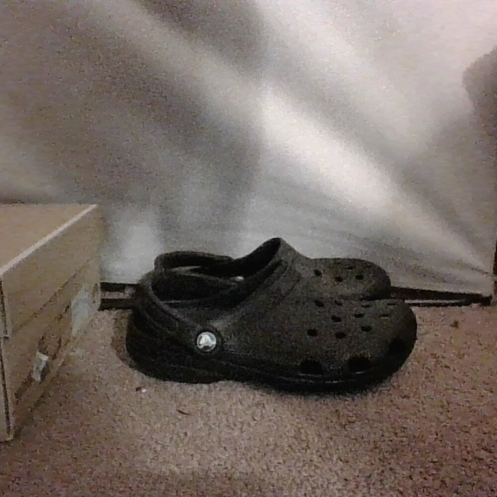 im selling black white crooks